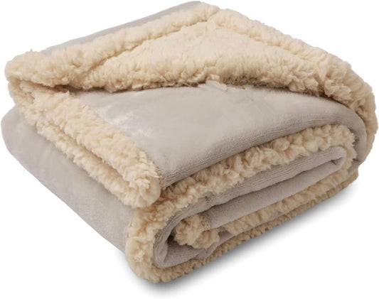 Luxury Sherpa Fleece Blanket – Ultra-Soft Pet Comfort for All Seasons